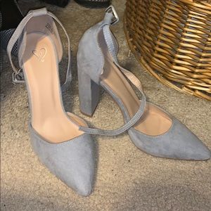 Glamorous wynne gray block heels
